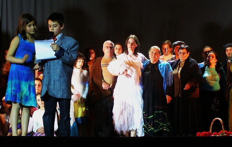 25 Abril - &quot;Cantar o Menino d’Oiro&quot;