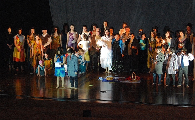 25 Abril - &quot;Cantar o Menino d’Oiro&quot;