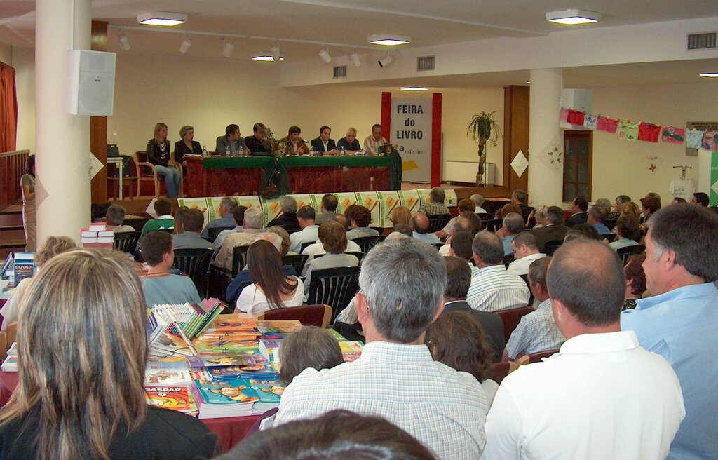 Livro "O homem não cresce num Verão" apresentado na Feira do Livro