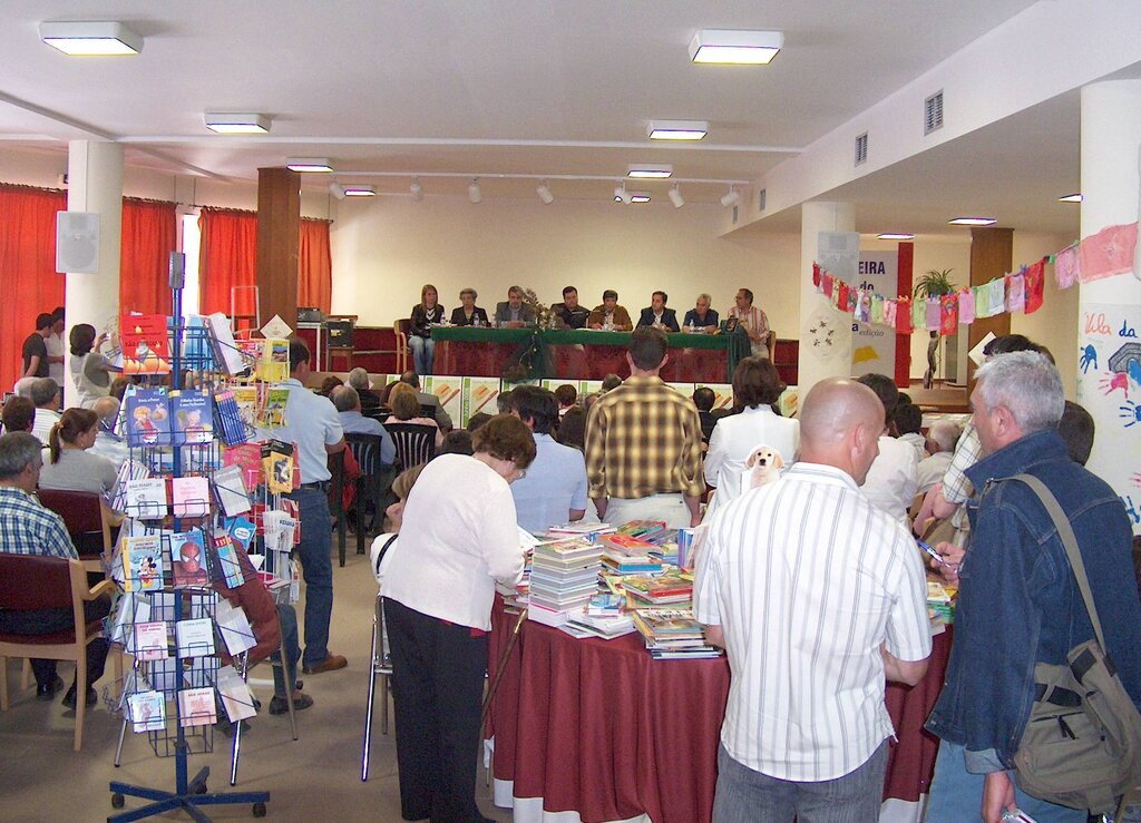 Livro "O homem não cresce num Verão" apresentado na Feira do Livro