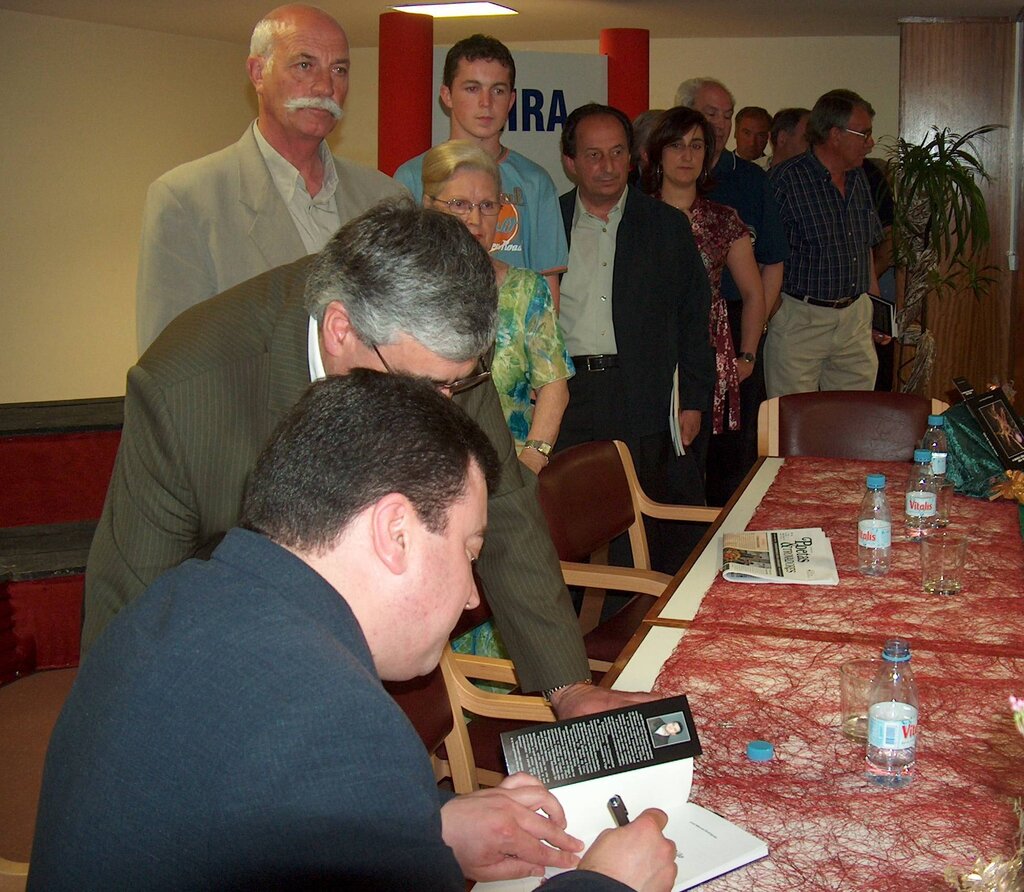 Livro "O homem não cresce num Verão" apresentado na Feira do Livro