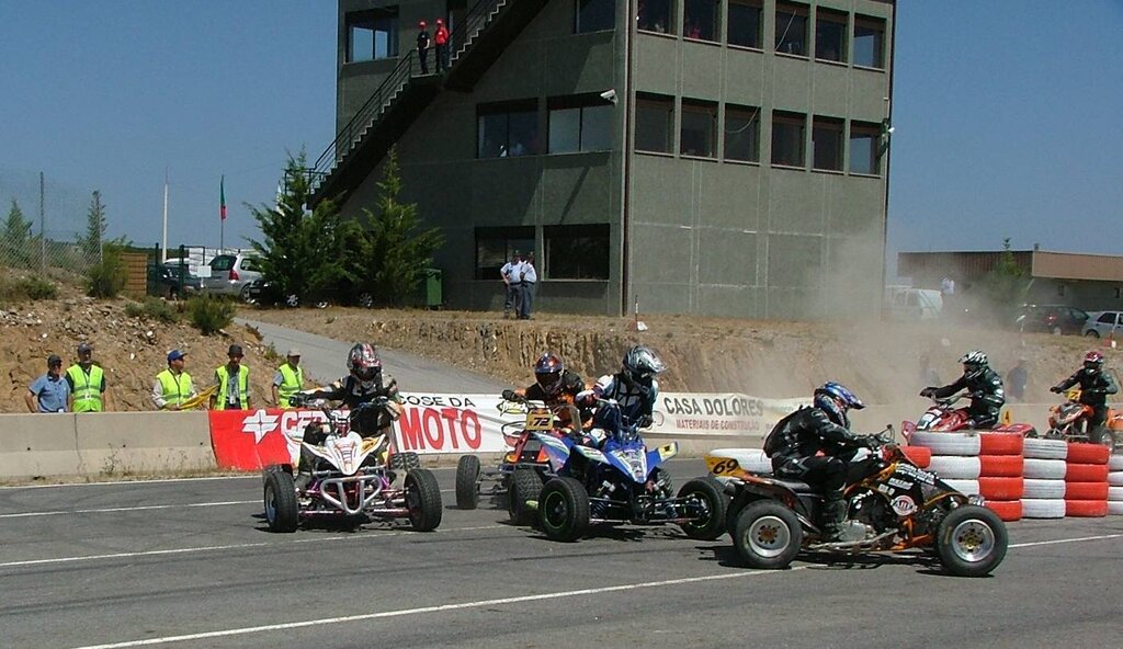 Velocidade e emoção na Pista Automóvel de Montalegre