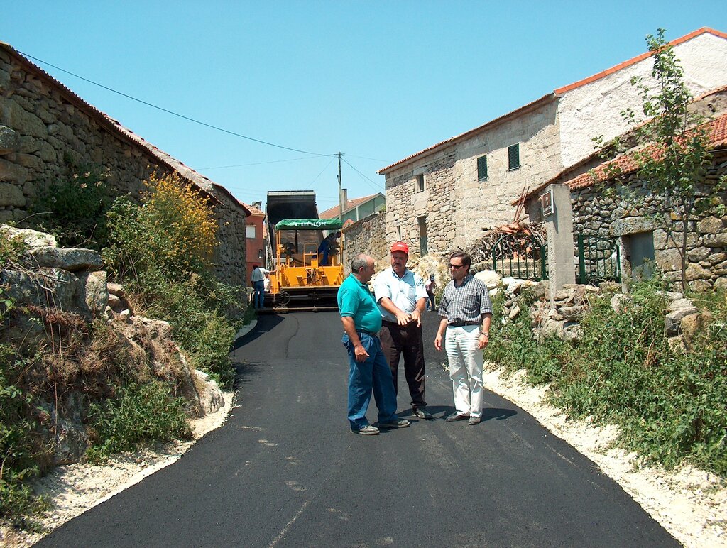 Gralhas ganha novas ruas com tapete