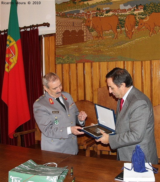 Câmara assina protocolo com exército