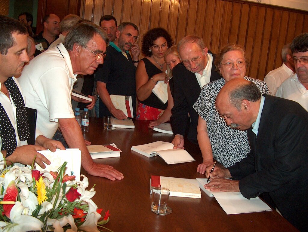 Livro de Rogério Borralheiro lançado no salão nobre da Câmara de Montalegre