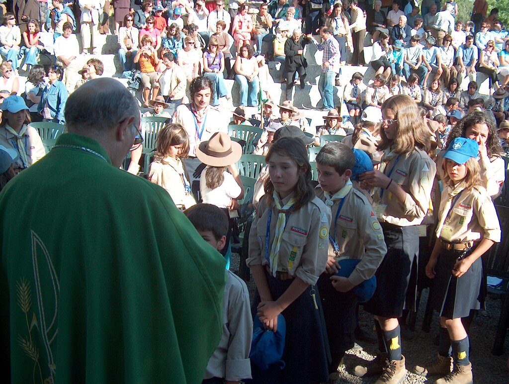 Bispo de Vila Real celebra missa no Acampamento Regional de Escuteiros feito no recinto do S. Pie...