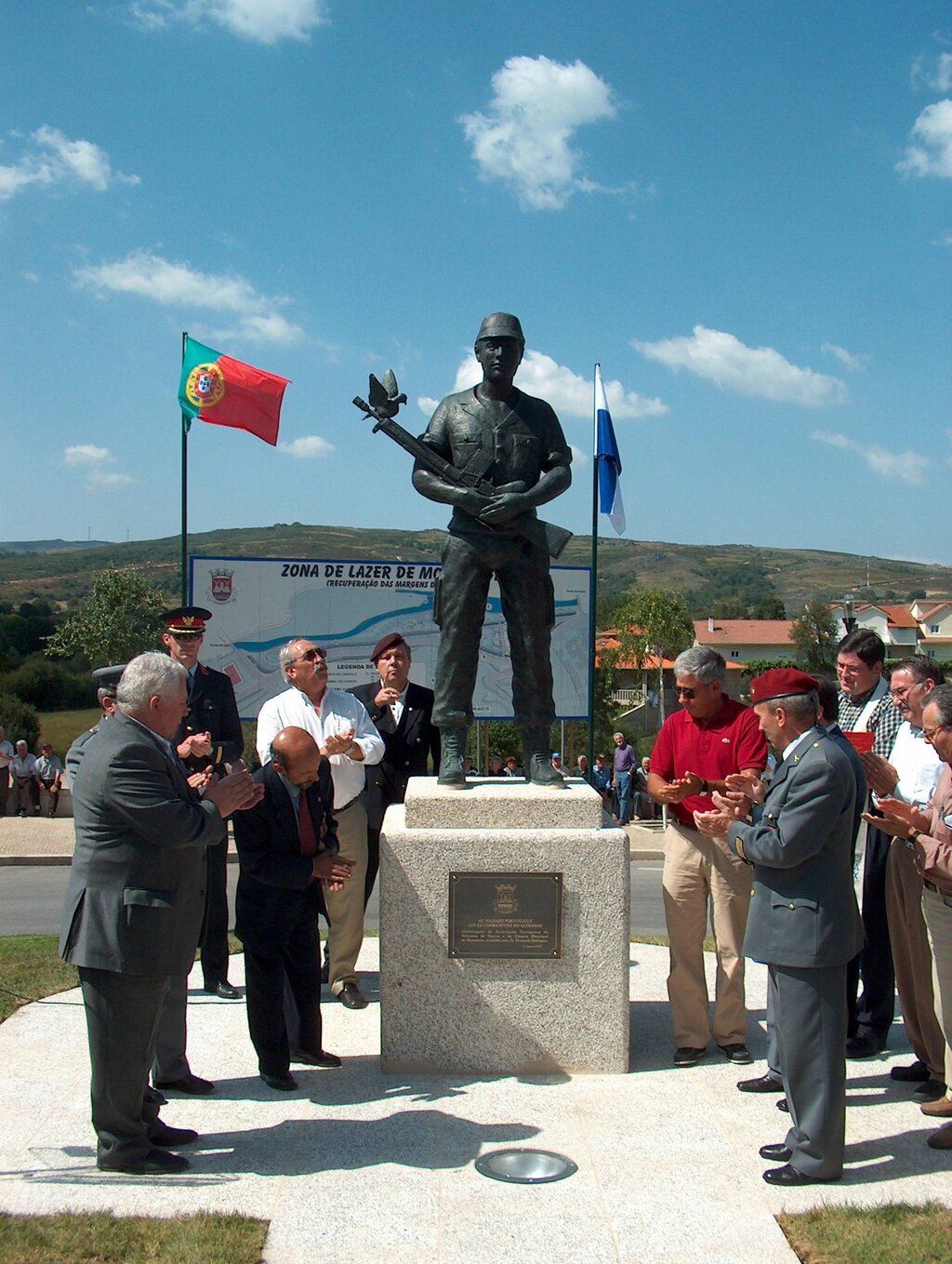 Inaugurado Monumento ao Soldado Português e aos Ex-Combatentes do Ultramar