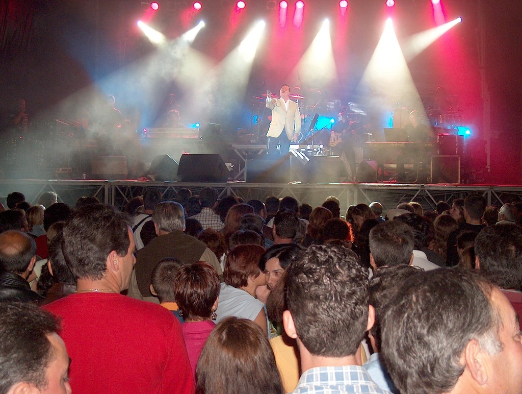 Mar de gente no concerto de Marco Paulo
