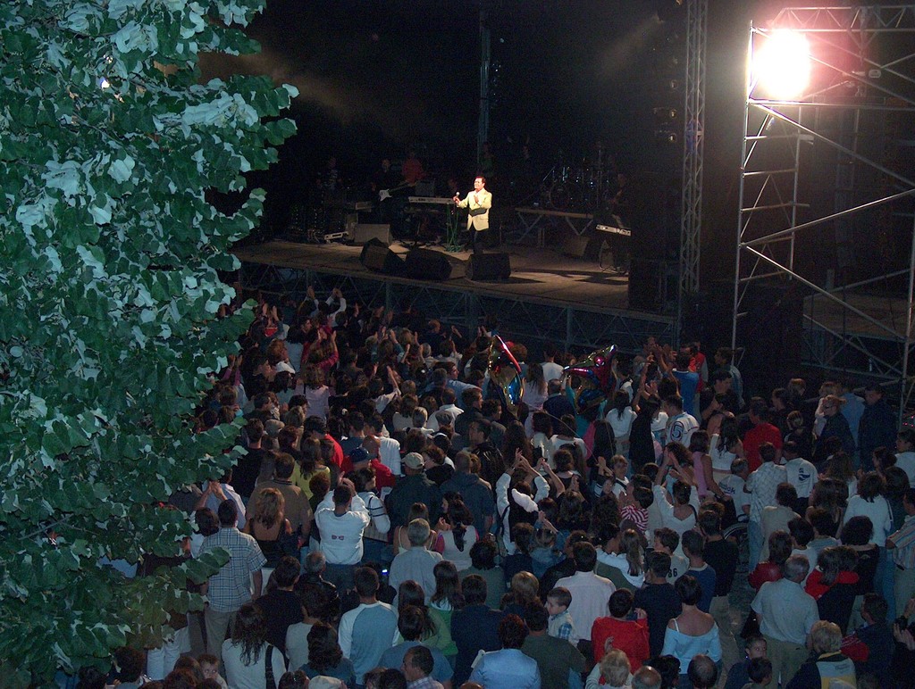 Mar de gente no concerto de Marco Paulo