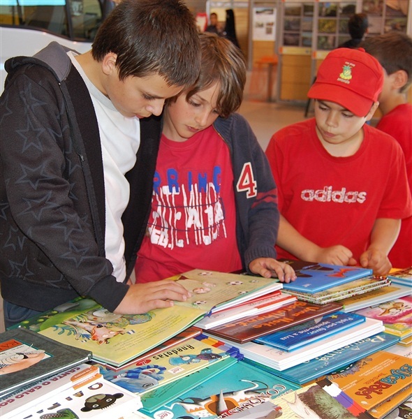 XII Feira do Livro - Encerra HOJE