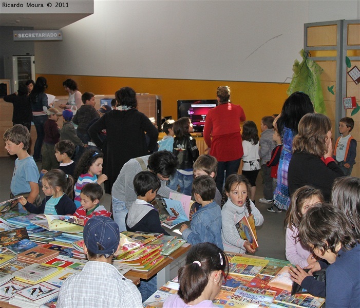 XII Feira do Livro - Encerra HOJE