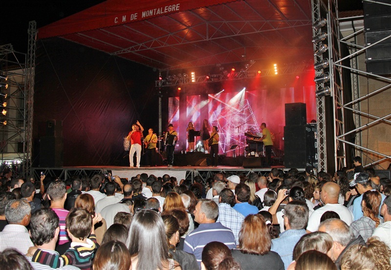 José Malhoa esgota Praça do Município