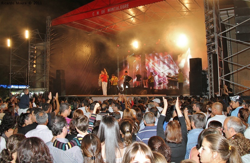 José Malhoa esgota Praça do Município