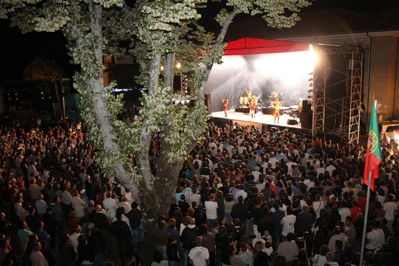 José Malhoa esgota Praça do Município