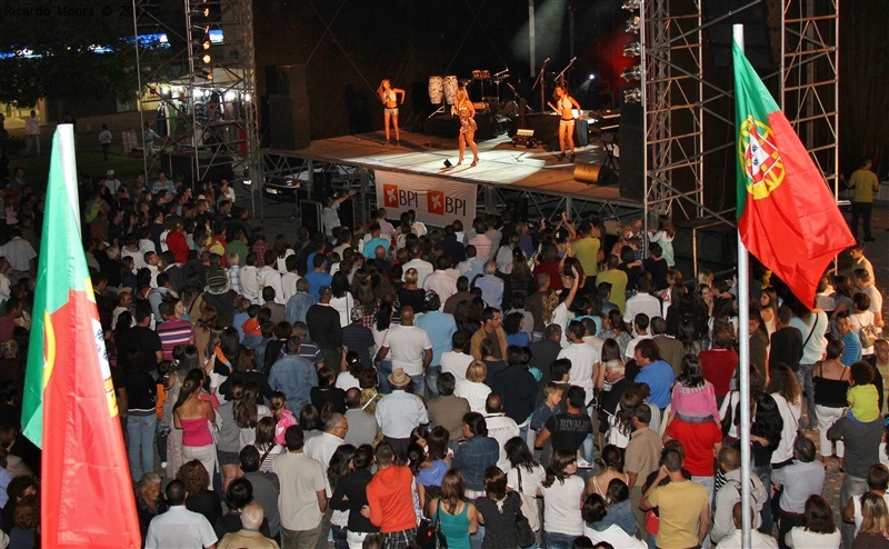 José Malhoa esgota Praça do Município