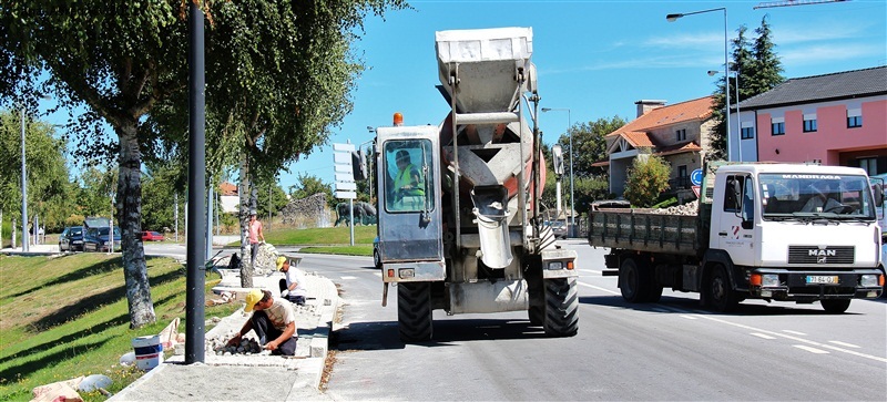 3 milhões para renovar estradas