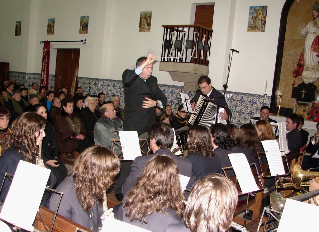 Concerto de Natal 2005 pela Banda de Parafita e Grupo Coral de Montalegre - espectáculo memorável...