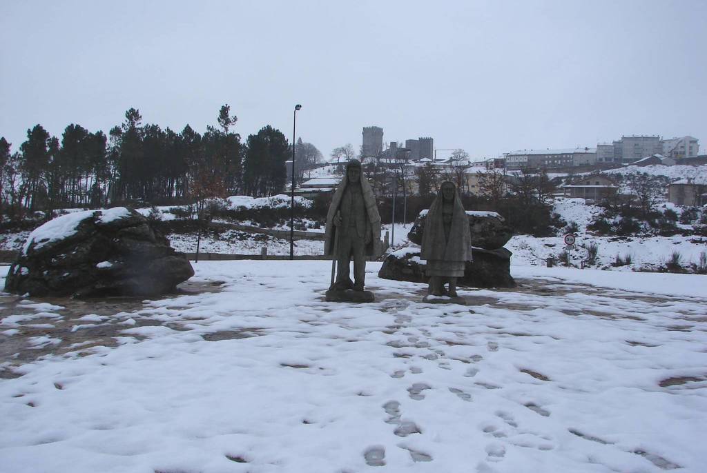 Símbolos de Montalegre cobertos de neve