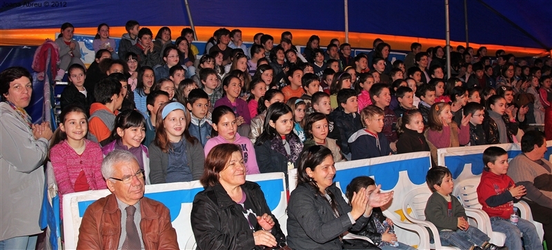 Crianças do concelho foram ao circo