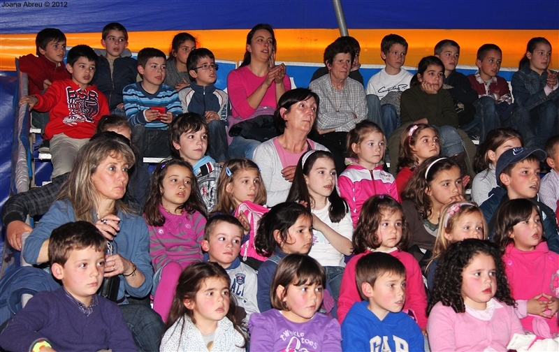 Crianças do concelho foram ao circo