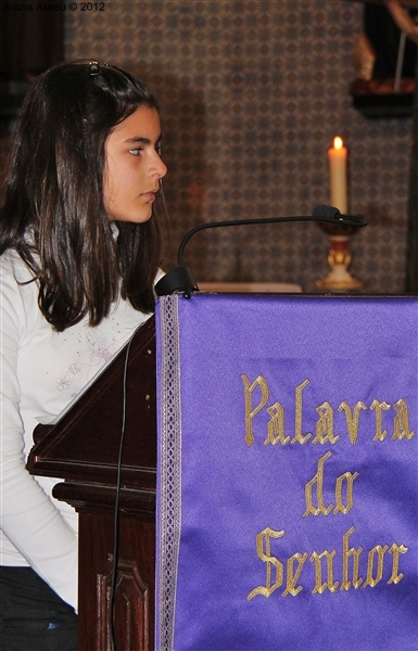 Alunos na tradicional missa pascal