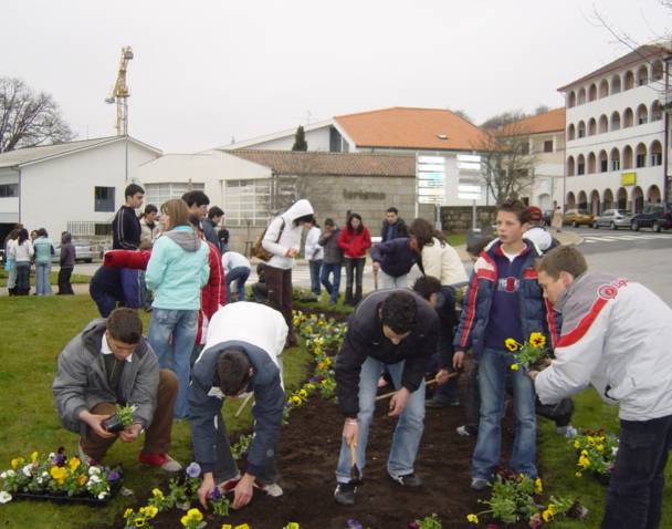 Alunos de Montalegre festejam Dia da