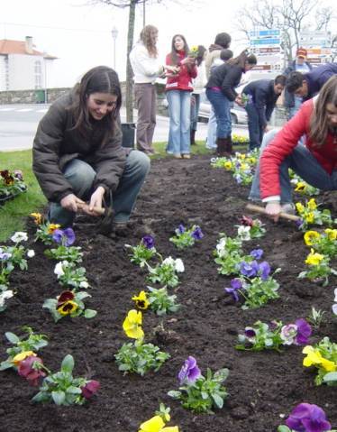 Alunos de Montalegre festejam Dia da 