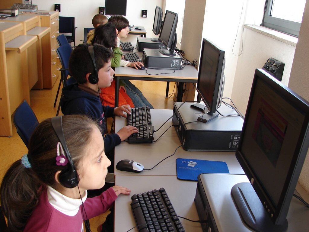 Biblioteca Municipal de Montalegre com mais equipamento informático