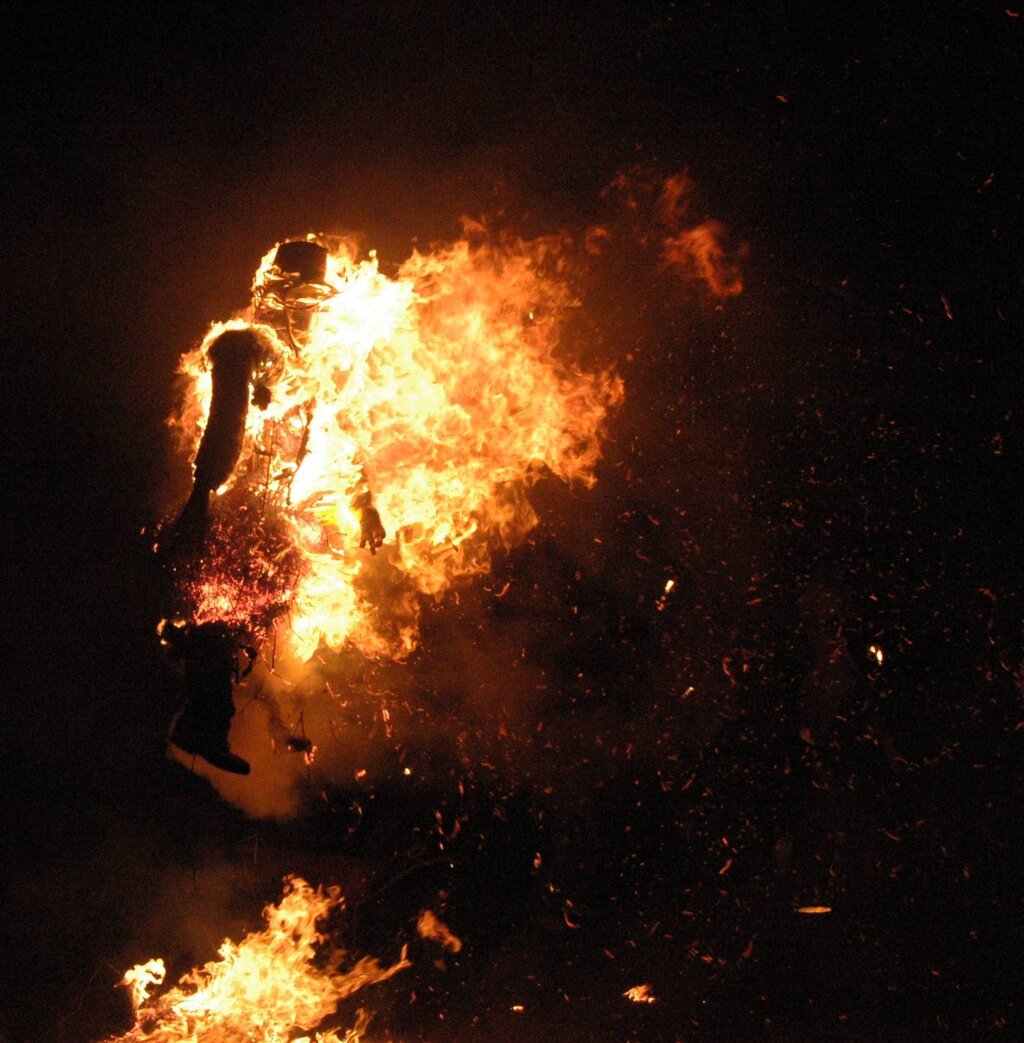 Queima do Judas: noite mágica em Montalegre