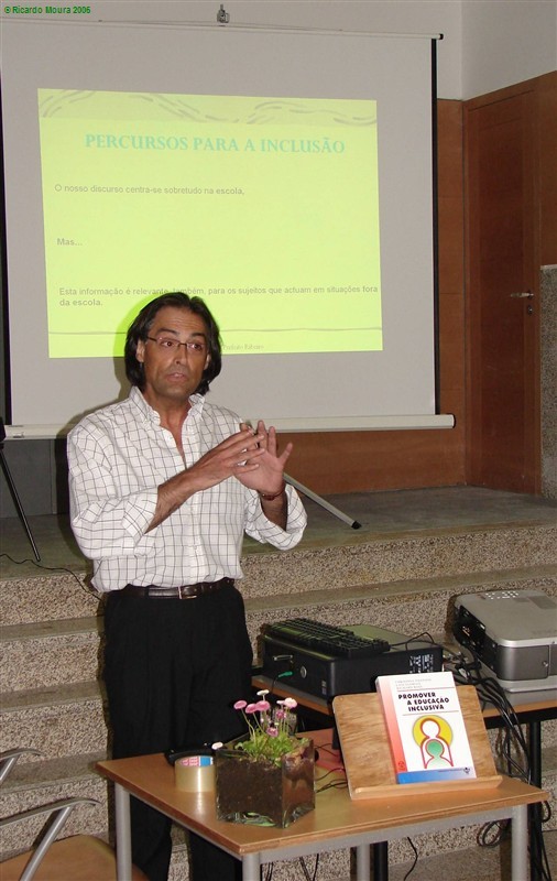 Palestra sobre Inclusão na Feira do Livro