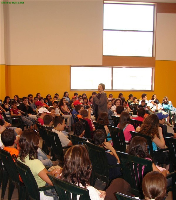 "Camões é um Poeta RAP" coloca em delírio estudantes na Feira do Livro