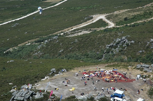 Copa Ibérica 2006 Parapente - Abre hoje na Serra do Larouco