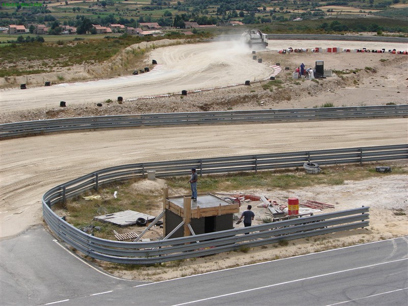 Obras na Pista Automovel de Montalegre