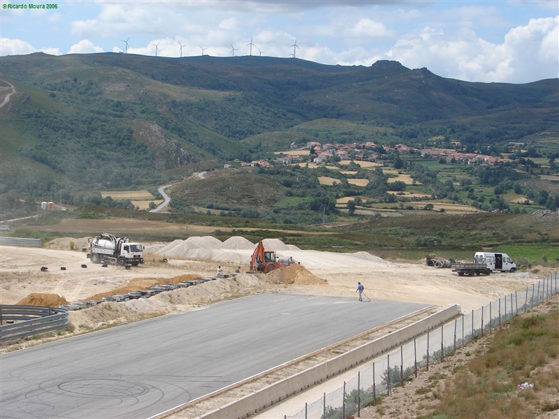Obras na Pista Automovel de Montalegre