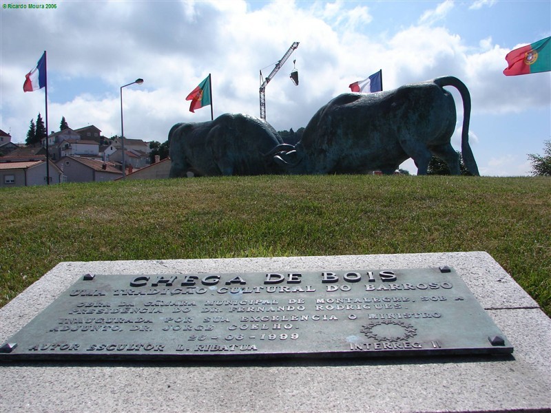 Homenagem às comunidades migrantes