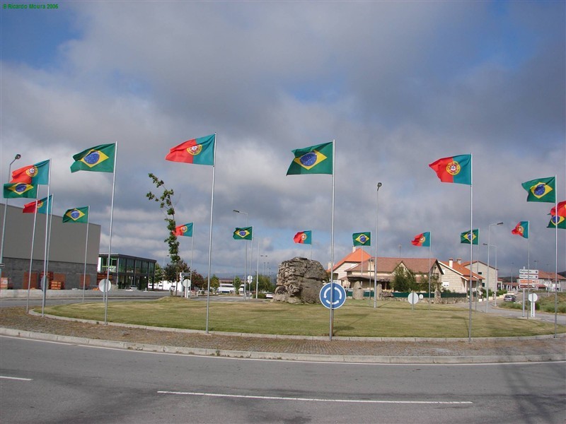 Homenagem às comunidades migrantes