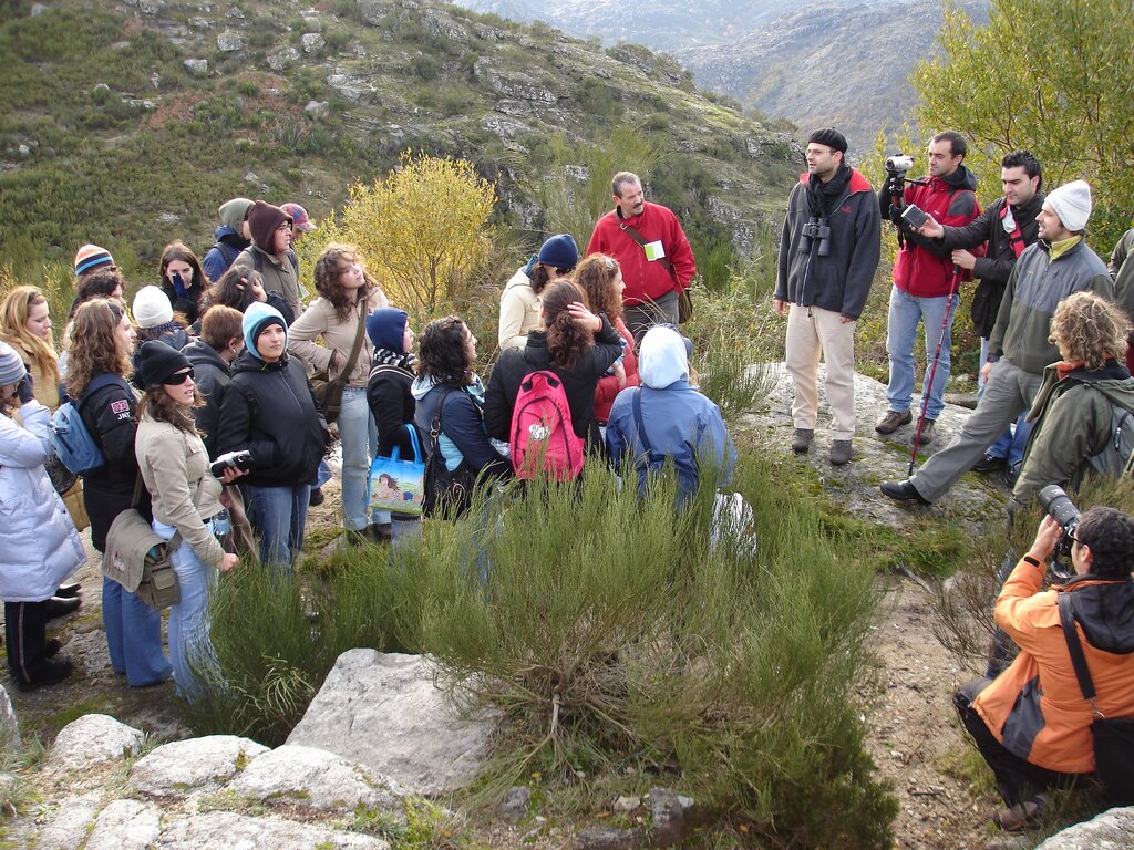 Alunos da Universidade de Trás os Montes percorrem o "Trilho do Lobo"