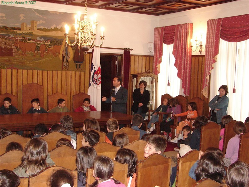 Presidente da Câmara recebe alunos do 1.º Ciclo do Baixo Barroso