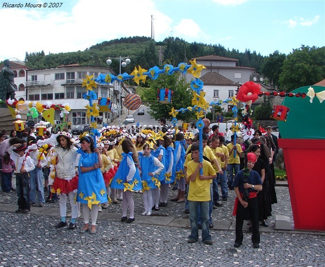 Marchas Populares na Praça do Município