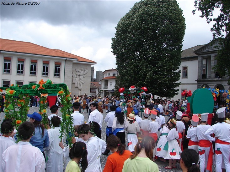 Marchas Populares na Praça do Município