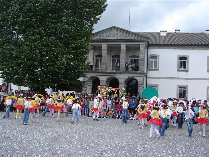 Marchas Populares na Praça do Município