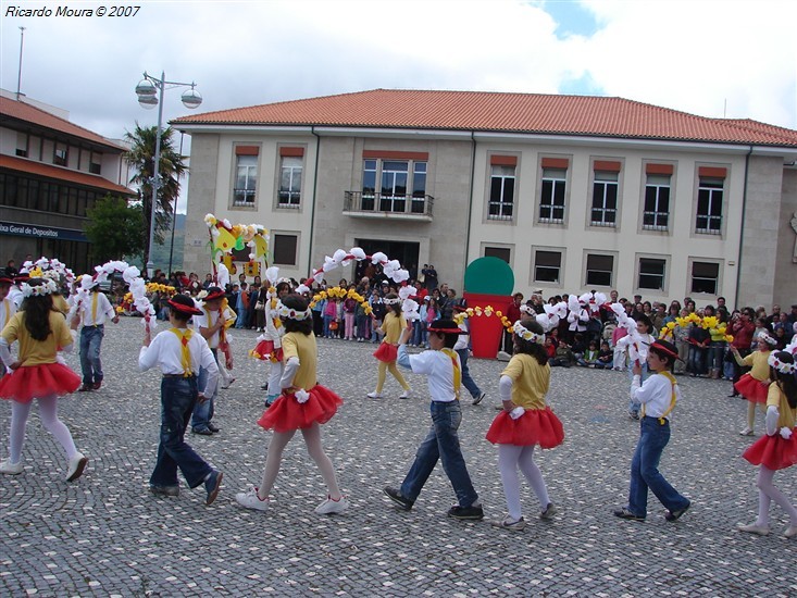 Marchas Populares na Praça do Município