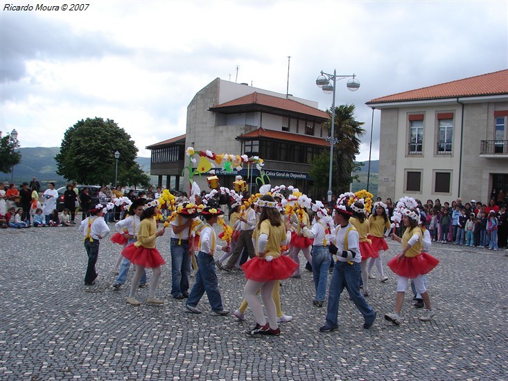 Marchas Populares na Praça do Município