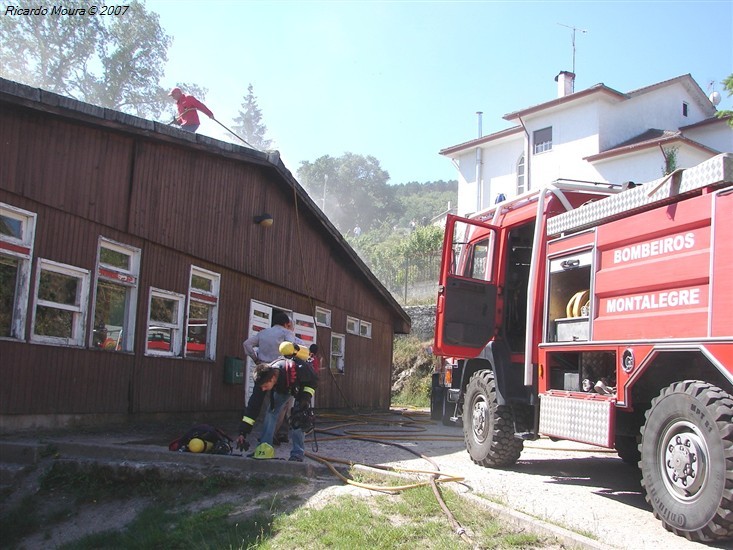 Incêndio na Escola EB2 Montalegre