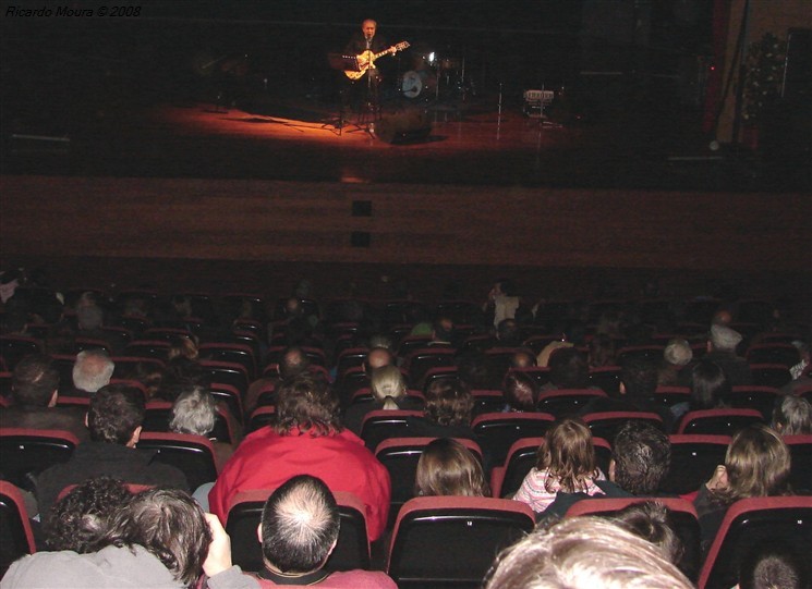 Tordo encantou no Auditório Municipal