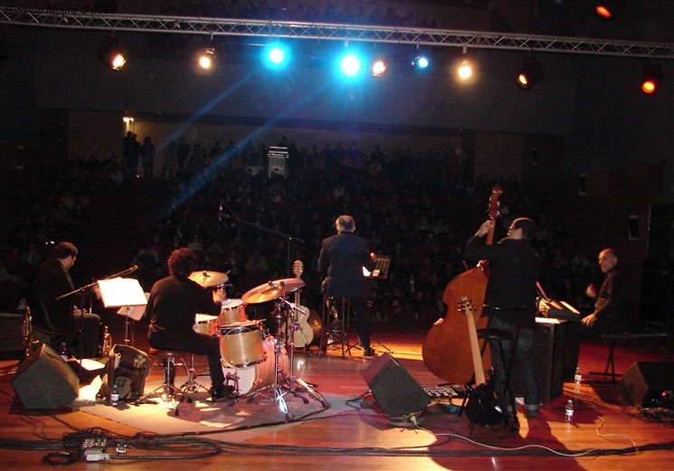 Tordo encantou no Auditório Municipal