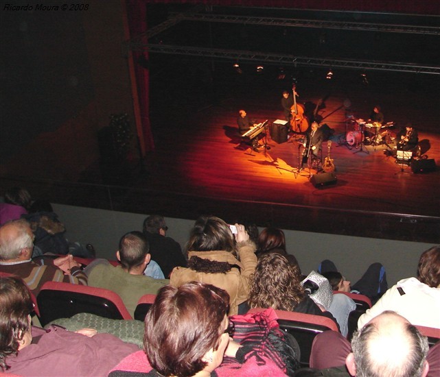 Tordo encantou no Auditório Municipal