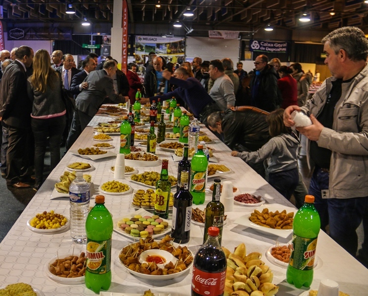 &quot;Presidência aberta&quot; na XIII Feira de Nanterre (França)