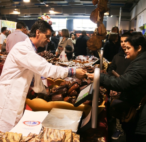 &quot;Presidência aberta&quot; na XIII Feira de Nanterre (França)