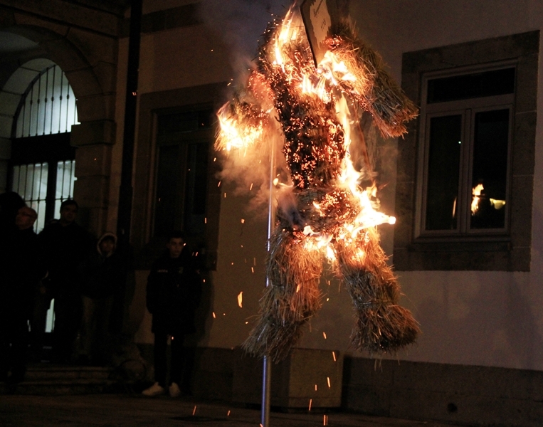"Queima do Judas" 2016 em Montalegre